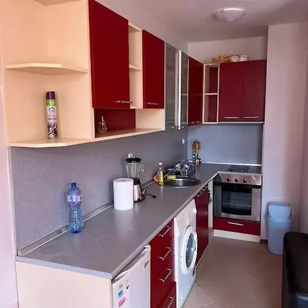 Sunny 2 Bedroom Апартаменти *